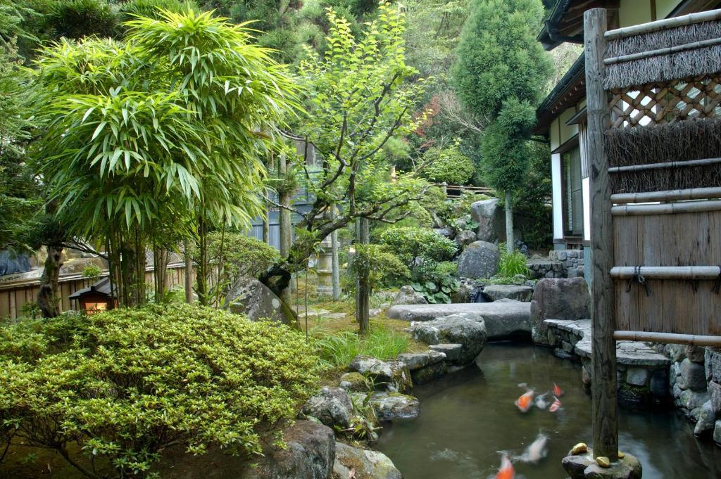 Beppu Showaen Экстерьер фото