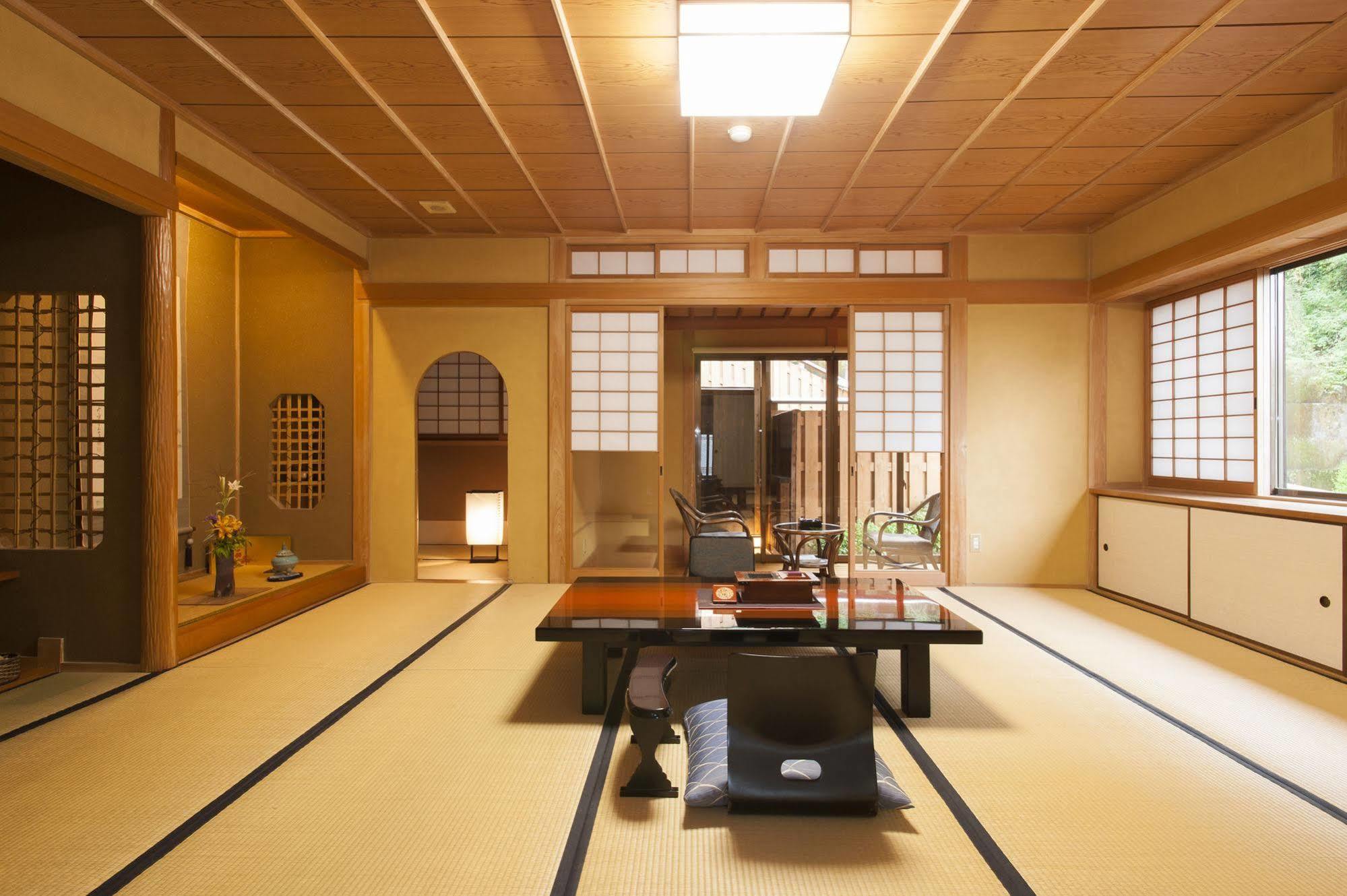 Beppu Showaen Экстерьер фото